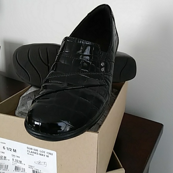 Croc Slip on shoes - Picture 2 of 3